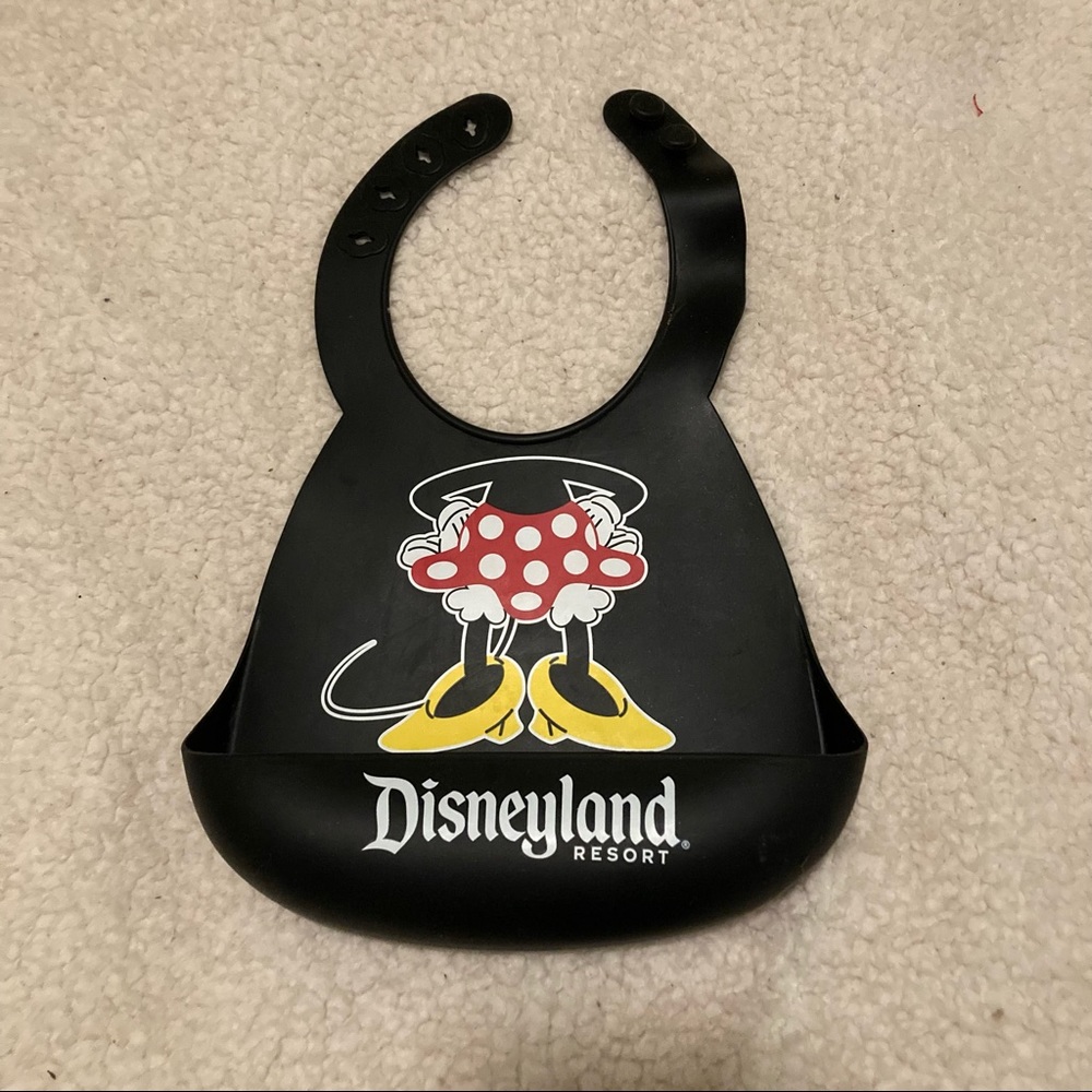 Disneyland Minnie mouse silicone bib with crumb Catcher
